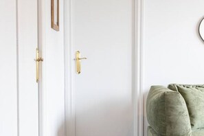 Interior - Lovely and cozy 3 bedroom home completely refurbished and designed for a pleasant and comfortable stay in Barcelona. (Cornellà de Llobregat)