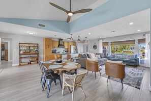 Interior - Heated pool - Sleeps 8 - Cozy and Serene - Stars Vacation Rentals (Cape Coral)