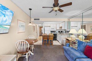 Interior - Sunrise gulf view/beach front condo! Enjoy one free beach chair set up each day (Destin)