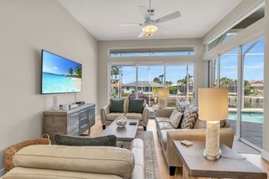 TV - Waterfront Escape Awaits, Marco's Best Kept Secret (Marco Island)