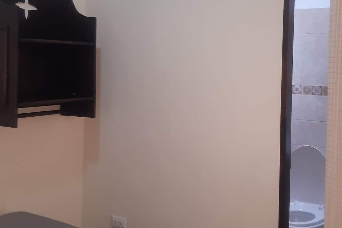 Basic Single Room | Free WiFi