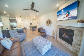 Smart TV, fireplace - Keystone Summer Escape | Lake + Views (Keystone)
