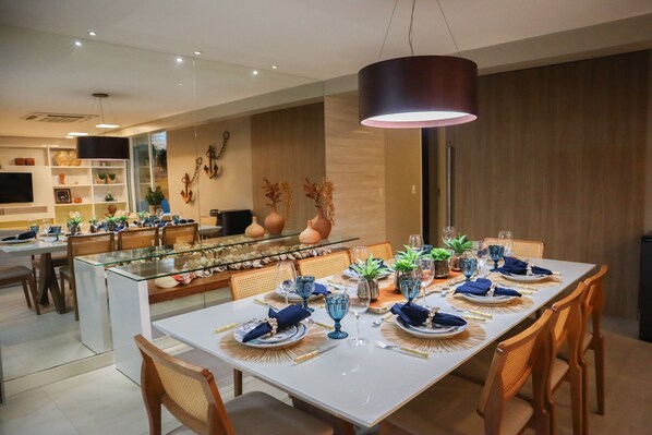 Family Apartment | Ruang makan