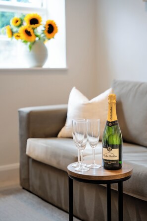 In-room dining - Lonsdale House Boutique Apartments (Ulverston)
