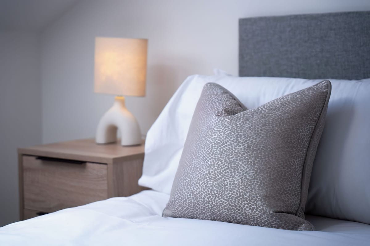 Apartment 8 Langdale | 1 Schlafzimmer, Allergikerbettwaren, individuell dekoriert