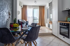 Leilighet | Spiseområde på rommet