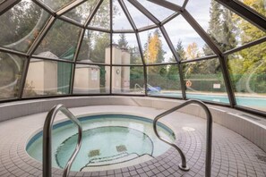 Piscine extérieure, piscine chauffée