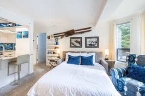 1 habitación, escritorio, tabla de planchar con plancha y wifi gratis 