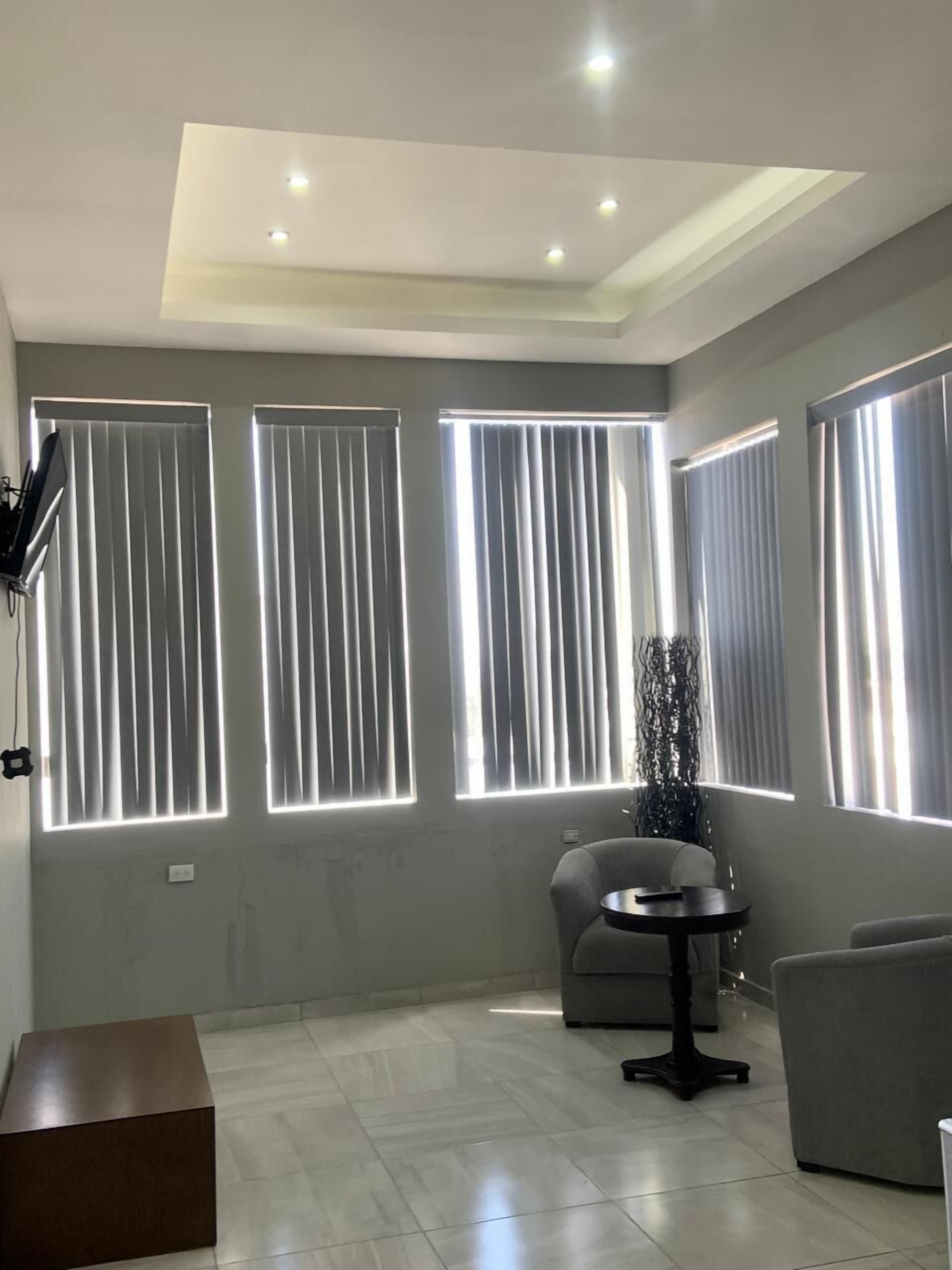 Departamento | Área de sala de estar | Smart TV de 32 pulgadas con canales digitales y piso con calefacción 