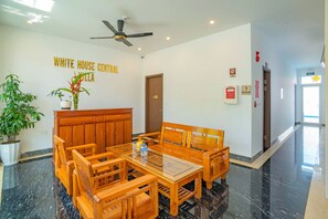 Reception - White House Central Villa (Da Nang)