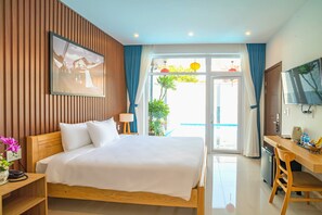 Deluxe Double Room, 1 Katil Raja (King), Balcony, City View | Peralatan tempat tidur premium, katil Select Comfort, bar mini 