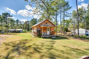 Exterior - Angler’s Getaway! ‘Rustic Cabin’ on Lake Eufala (Abbeville)