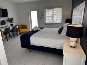 1 dormitorio, tabla de planchar con plancha, wifi gratis y ropa de cama