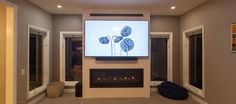 Quiet large home in South Anchorage to launch your Alaska Adventure!