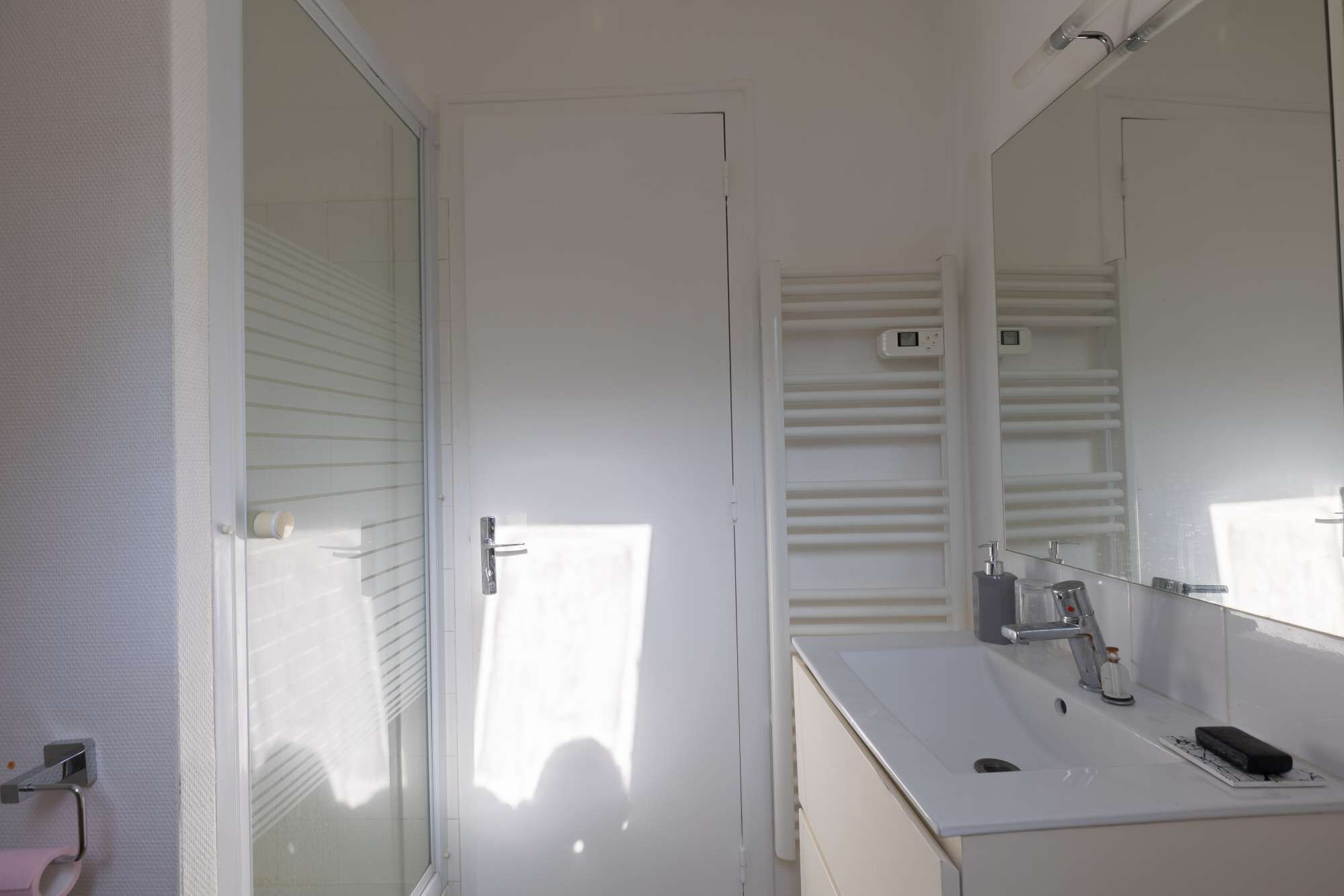 Douche, sèche-cheveux