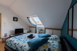 1 bedroom, iron/ironing board, travel cot, WiFi