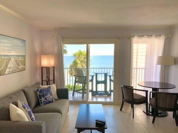 Televisión, oficina