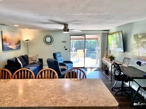 Interior - River Bungalow-Private Retreat on Rocky Creek (Tampa)