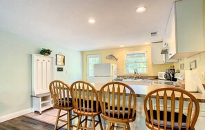 Fridge, stovetop, coffee/tea maker, toaster - River Bungalow-Private Retreat on Rocky Creek (Tampa)