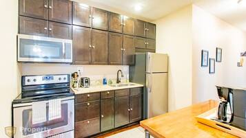 Frigorífic, microones, forn i placa de cuina