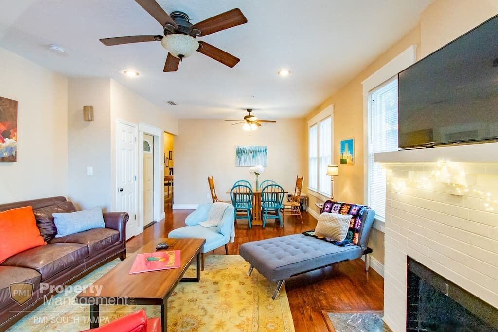 テレビ、書斎 / ワークスペース