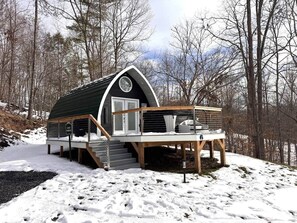 Exterior - Mountains - Romantic, Hot Tub, Campfire, Green (bakersville)