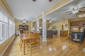 Interior - Large Private Lake Front home on level lot, kayaks, fire pit, dock (Hartwell)