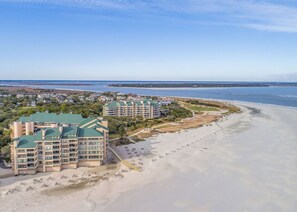 On the beach - Stay @ Saltee Times on Isle of Palms (Isle of Palms)