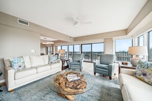 TV - Stay @ Saltee Times on Isle of Palms (Isle of Palms)