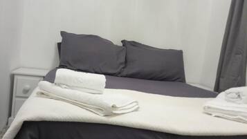 1 kamar tidur, setrika/meja setrika, Wi-Fi gratis, dan seprai linen