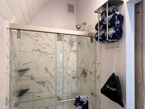 Hair dryer - Sky Blue - Romantic, hot tub, campfire (bakersville)