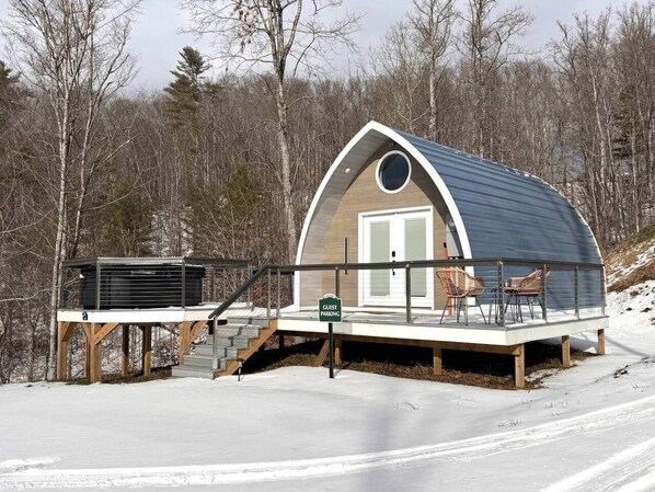 Exterior - Sky Blue - Romantic, hot tub, campfire (bakersville)