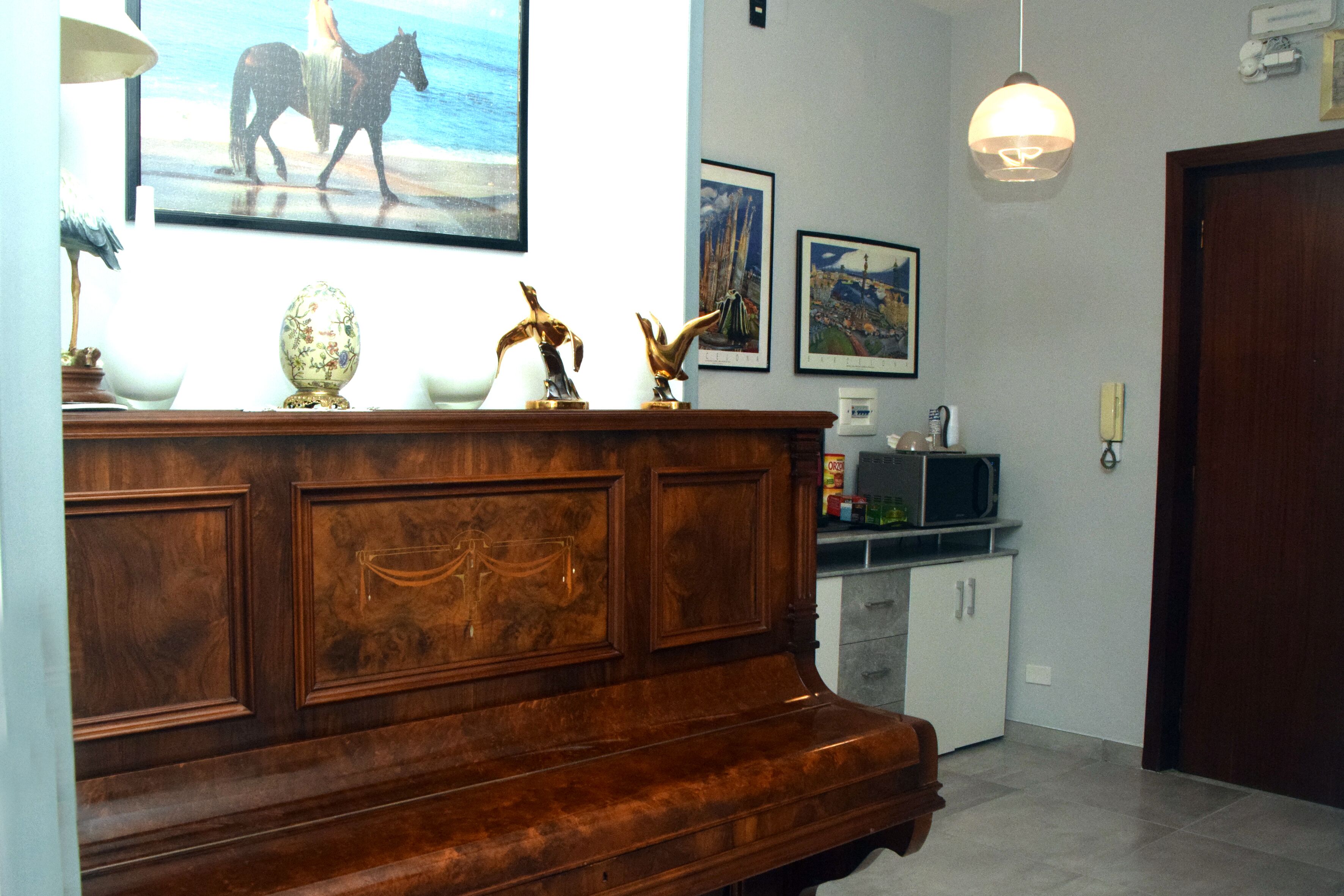 Télévision LED de 40 pouces avec chaînes par satellite