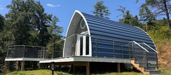 Secluded, mountain- hot tub, firepit Ocean Blue