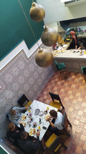 Café da manhã continental grátis todos os dias