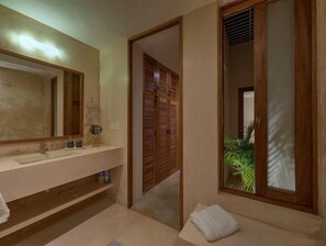 Bathroom - CASA BELLA Come & Stay at Beautiful Design Home (Mérida)