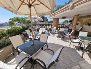 Outdoor dining - Carlton Downtown Cairo (Cairo)