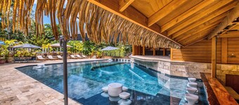 Ceramica 2, 2 bed, 1 bath, 5 min walk to surf at TropicalArts. Bocas