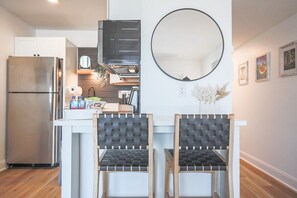 Fridge, microwave, oven, stovetop - Modern oceanfront condo - pool & playground - Incredible views! Linens included (North Topsail Beach)