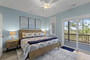 4 soverom, strykejern/-brett, wi-fi (inkludert) og sengetøy