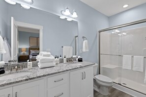 Shower, hair dryer, towels, soap - Modern Sound Front Townhome 1 mile to Surf City Pier - Golf Cart & Beach Access! (Surf City)