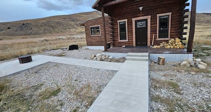 Reboot, Recover, Recreate…Centrally located 20 acre Mill Creek getaway cabin!