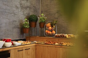 Tägliches inbegriffenes Frühstücksbuffet