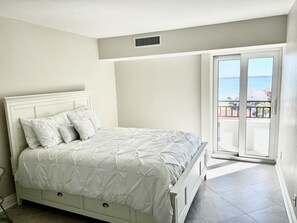 2 bedrooms, iron/ironing board, WiFi, bed sheets - Stunning Condo on Clearwater Beach w/ Beautiful Gulf Views & Direct Beach Access (Clearwater)