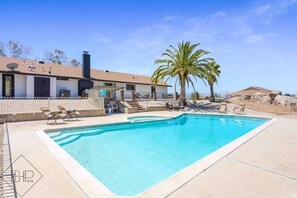 Outdoor pool, a heated pool - Relaxing Getaway at the Retreat in French Valley (Murrieta)