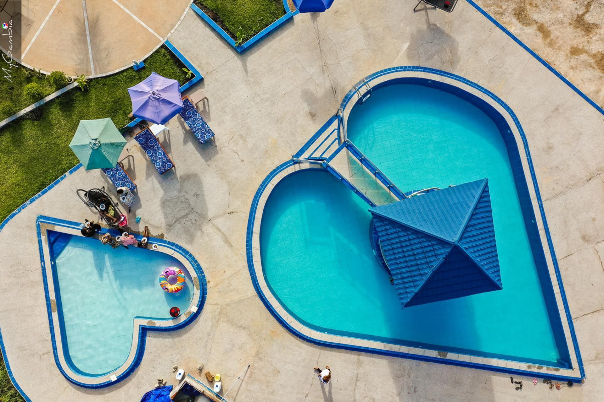 开间 | 泳池 | 室外游泳池