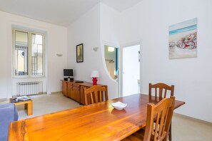 Dining - Orsola Comfort House (Naples)