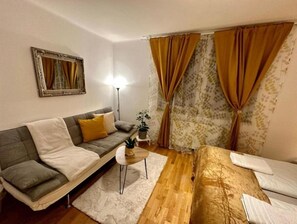 4 bedrooms, desk, iron/ironing board, free WiFi