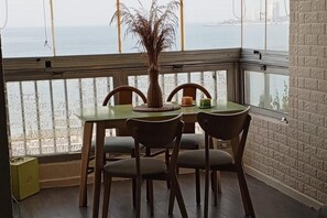Dining - Sleeps2- Pool- Generator Inc- Petfriendly (Ghazir)