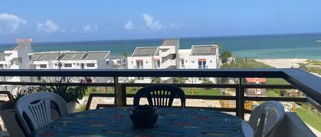Apartment | Outdoor dining